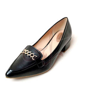 Mocasines de Mujer de la Mejor Calidad Hechos en Pakistán, con Tacón, Sin Cordones, Ligeros, Sostenibles y de Alto Rendimiento - Product Image 6