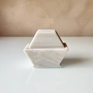 Juego de seis posavasos de mármol gris, blanco y negro con soporte - Product Image 1