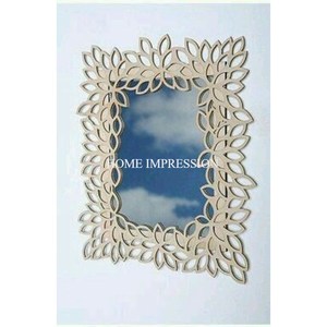 Cadre photo décoratif élégant en métal avec un design moderne et une finition unique, parfait pour afficher des photos dans n'importe quel décor - Product Image 2