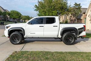 Toyota Tacoma TRD Off-Road Doble Cabina 4x4 2024 Usada y Confiable - Product Image 5