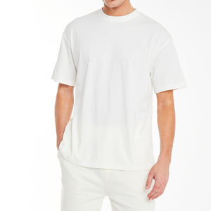 2025เซตคู่ของผู้ชายสำหรับฤดูร้อนปรับแต่งได้เสื้อยืดสองชิ้นสบายๆและเครื่องแต่งกายสั้น - Product Image 4