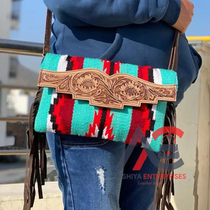 Nouveau Western élégant véritable cuir aztèque usiné Multi couleur frange sac à bandoulière vente chaude nouveauté usiné selle couverture sac à main - Product Image 1