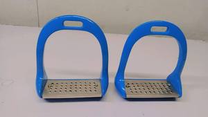 Étriers d'équitation QNQ en acier inoxydable imprimé de haute qualité, antibactériens, en alliage léger, pour hommes et femmes, vente en gros - Product Image 2