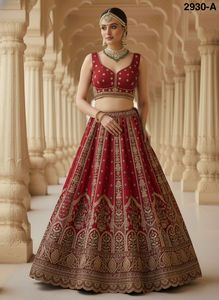 Lehenga choli ชุดเจ้าสาวอย่างเป็นทางการพร้อมผ้ากำมะหยี่ทรงหลวมและ dupatta คู่ - Product Image 3