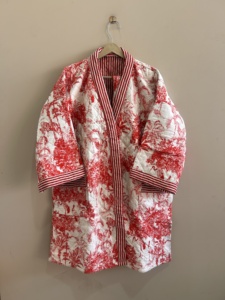 Robe kimono longue rembourrée en coton biologique avec ceinture, imprimé animal - Product Image 2