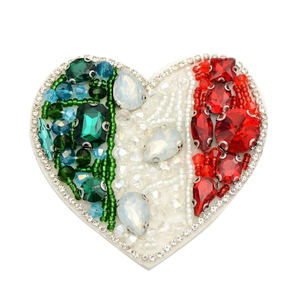 Broches de tela bonitos al por mayor, broches de alambre de lingotes de nuevo diseño bordados, broche de corazón de moda de la mejor calidad a bajo precio - Product Image 1