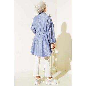 เสื้อคลุมคอวีเอวยางยืดสีน้ำเงิน - Product Image 1