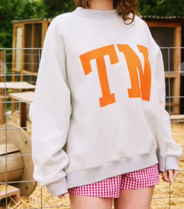 2025 Autumn Winter Custom <b>Women</b> Crew Neck <b>Long</b> Fleece Relaxed Fit Front Logo Pullover <b>Sweatshirt</b> - Product Image 4