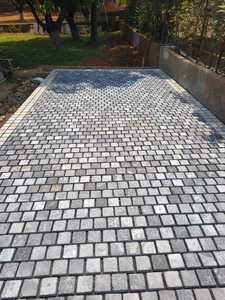 Piedra de pavimentación de granito natural Piedra de Paisajismo al aire libre Piedra de camino de granito duradero Suministro al por mayor - Product Image 3