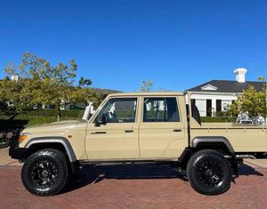 LandCruiser HardTop LX79 4WD Double Cabine Pick-up 2022 en bon état - Product Image 2