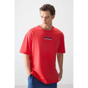เสื้อยืดพิมพ์ลายเนื้อนุ่มผ้าฝ้าย 100% ทรงโอเวอร์ไซส์สำหรับผู้ชาย ยี่ห้อแอร์ จอนส์ สีเฟียสต้า สไตล์สตรีทแวร์ลำลอง รุ่น 88359 - Product Image 1