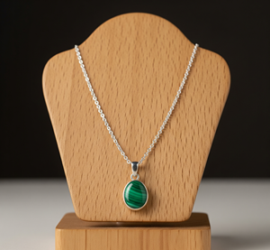 Venta caliente 925 plata esterlina delicada cadena bohemio Natural malaquita forma ovalada colgante curación cristal moda colgantes regalo - Product Image 1