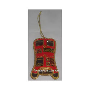 Nouvelles décorations de Noël en forme de bus de Londres, brodées à la main avec des zari et des perles, pour la décoration de la maison - Product Image 1