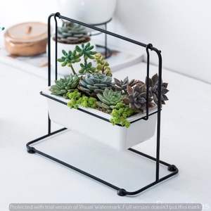 Soporte de maceta de metal hecho a mano de primera calidad con construcción duradera y detalles elegantes para la decoración del hogar y el jardín - Product Image 4
