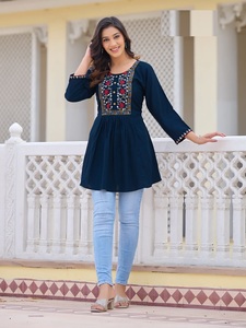 Venta al por mayor Fancy Western Shorty con patrones extraordinarios tops para la venta en línea - Product Image 2