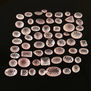 รังผึ้งสำหรับมืออัญมณีแกะสลักจากควอตซ์รูปกุหลาบเหลี่ยมเพชรพลอยสำหรับเครื่องประดับสีธรรมชาติเอฟเฟกต์การเปลี่ยนสีผสมมีให้เลือกมากมาย - Product Image 1