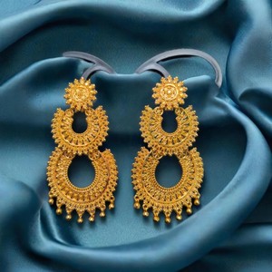 ชุดต่างหูที่ออกแบบตามแฟชั่นพร้อม22CT ต่างหูชุบทองแบบ Jhumka สำหรับผู้หญิงที่สวมใส่โดยผู้ส่งออก - Product Image 1