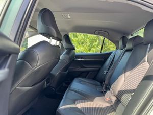 CLEAN 2023 À-yo-ta Cam_ry SE FWD - Product Image 3