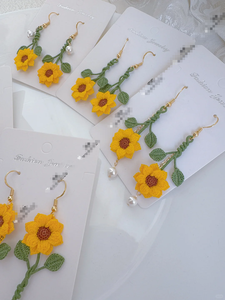 Exquisitos Pendientes de Girasol de Ganchillo, Collar Miniatura Hecho a Mano, Pendientes de Ganchillo, Colgante de Ganchillo para la Oreja, Regalo de Girasol - Product Image 6