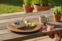 Assiette de service tressée à la main en rotin naturel, style bohème, réutilisable, antidérapante, 13,5 pouces, écologique, pour mariage, maison, banquet