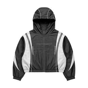 Conjunto Deportivo Personalizado para Hombre con Tiras Reflectantes y Bordado Exquisito, Estilo Urbano, Corte Holgado - Product Image 4
