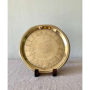 Plateau de service en laiton doré de qualité supérieure, conçu pour une performance durable et une belle présentation décorative - Product Image 4