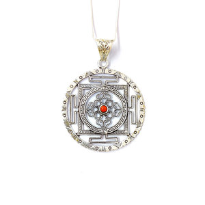 Colgante Religioso Hecho a Mano con Diamante Corte Princesa (11.2 Gramos) y Perla de Coral con Engaste de Bisel con Diseño de Mariposa - Product Image 1