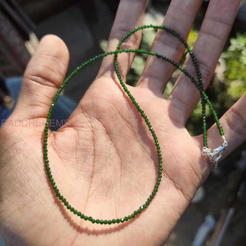 สีเขียว