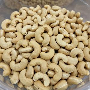 Noix de cajou de haute qualité en vrac noyaux naturels entiers salés rôtis crus pour les usines de collations d'emballage alimentaire et les acheteurs d'exportation - Product Image 2