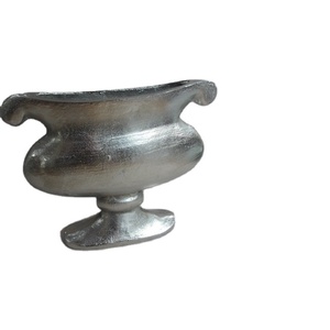 Jarrón de flores de metal de aluminio plateado para decoración de fiestas y hoteles domésticos para Navidad y decoración del hogar durante todo el año - Product Image 1