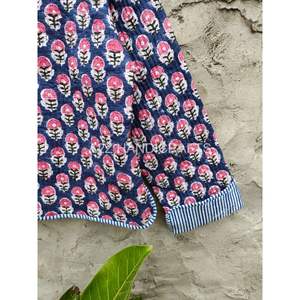 Veste réversible matelassée en coton indien faite à la main pour femmes manteau court d'hiver cadeau en gros pour elle - Product Image 6