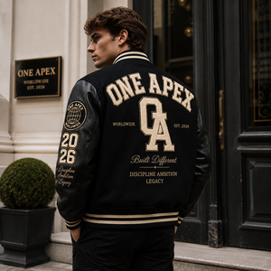 Blouson universitaire premium en cuir noir avec corps en laine et patchs brodés, style bomber, streetwear universitaire, fabricants OEM ODM - Product Image 4