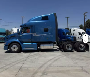 Camion semi-remorque 579 Sleeper 2023 d'occasion - Toit surélevé, Paccar 500HP, boîte manuelle 13 vitesses, prêt à être expédié - Product Image 3