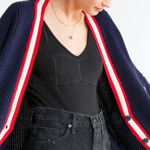 Suéter Cárdigan Informal de Invierno para Mujer con Cuello en V, Botones y Bolsillos, 100% Algodón, Logotipo Personalizado - Product Image 4