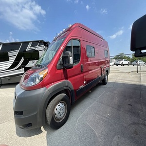 Winnebago S-o-l-i-s 59PV 2023 en parfait état - Product Image 3