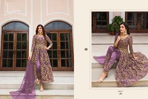 Costume en soie satinée lourde et filet papillon brodé du Japon Collection Dupatta - Product Image 5