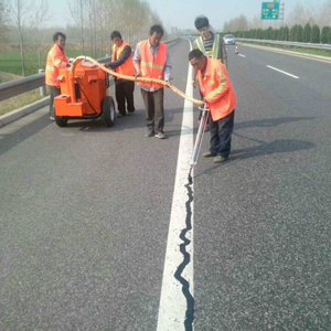 Sellador de juntas de carreteras para carreteras, carreteras urbanas y expansión de pistas de aeropuertos - Product Image 6