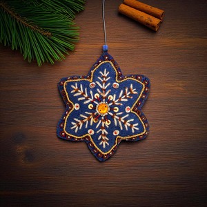 Adornos navideños bordados Decoraciones de árboles multiforma que incluyen estrellas, ciervos, corazones, pájaros y más - Product Image 1