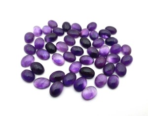Pierre d'améthyste violette naturelle forme ovale mélange taille cabochon de pierres précieuses en vrac 3x4-15x20mm certifié IGI traité thermiquement pour les bijoux - Product Image 2