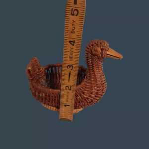 Panier de rangement en forme de canard brun personnalisé Matériau naturel Artisanat Décoration de la maison Panier de fruits en bambou fabriqué au Vietnam - Product Image 5