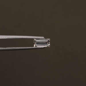 Piedra suelta certificada de color CVD EF de diamante cultivado en laboratorio de corte Baguette de 0,9 quilates para múltiples usos - Product Image 4