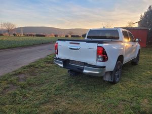 2022 pour Toyota HiLux sièges en cuir AWD utilisés intérieur foncé direction gauche R16 taille de pneu galerie de toit en alliage d'aluminium - Product Image 4