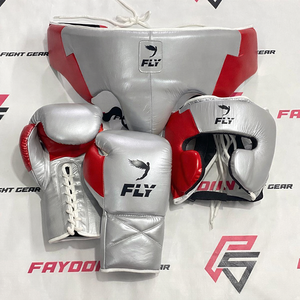 Ensemble de sparring professionnel en cuir de vachette véritable rouge et argenté, gants de boxe personnalisés, équipement d'entraînement de protection sur mesure - Product Image 1