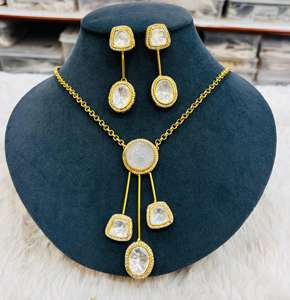 Moissanite Polki Avec Doublet Pierre Collier Ensemble Pour Les Femmes Parfait Pour La Fête Porter De Luxe Minimal Collier Ensemble Dernière Conception - Product Image 4