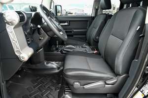 Toyota FJ Cruiser 4WD 2013 Usado en Buen Estado - Product Image 6