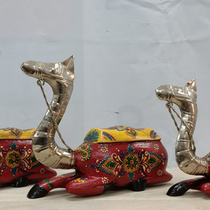 Venta caliente hecho a mano Metal colorido camello sentado (Juego de 3) artesanía para decoración del hogar artículo de regalo - Product Image 5