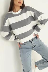 Venta al por mayor de alta calidad comodidad de algodón 80 algodón 20 poliéster cuello alto bordado Color liso cuello redondo mujeres sudaderas con capucha - Product Image 2