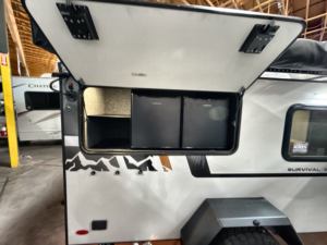 Ahorre en Grande: Remolques de Viaje Modernos y Ligeros para 3 Personas, Encoree RVs ROG 14RKB 2025 2026, 17 pies, Eje de Torsión de Aluminio, Frenos Eléctricos - Product Image 4