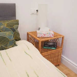 โต๊ะข้างเตียงหวายโต๊ะข้างเตียงสำหรับกลางคืนมีขาตั้งตู้เก็บของที่ประตูจากเวียดนาม - Product Image 2