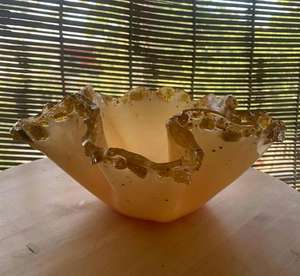 Nouveau bol en résine écologique fait à la main au design moderne poli pour une utilisation en fête avec couverts et vaisselle - Product Image 4